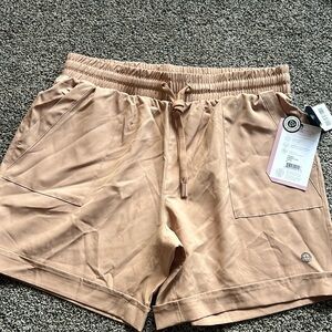 Mondetta shorts with draw string and pockets.